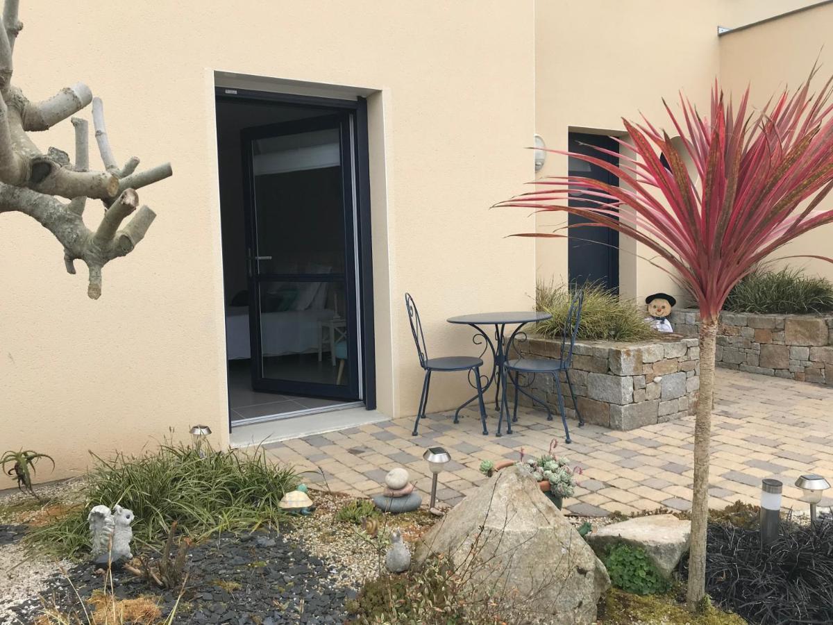 Les Sables Acomodação com café da manhã Santec Exterior foto